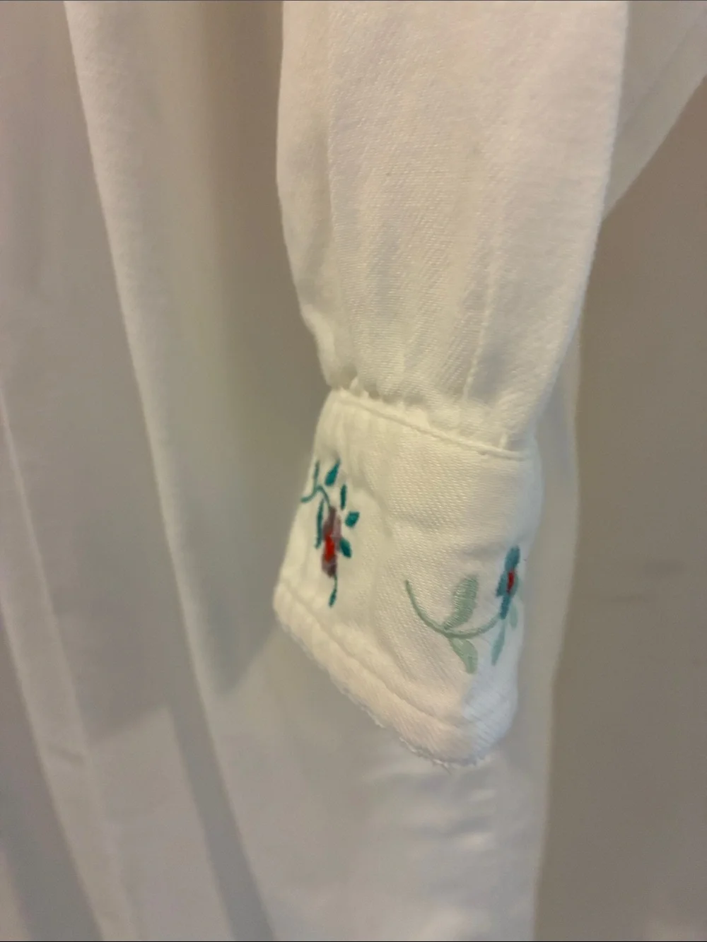 LL Beam White Embroidered Long Sleeve Cotton nightgown - medium